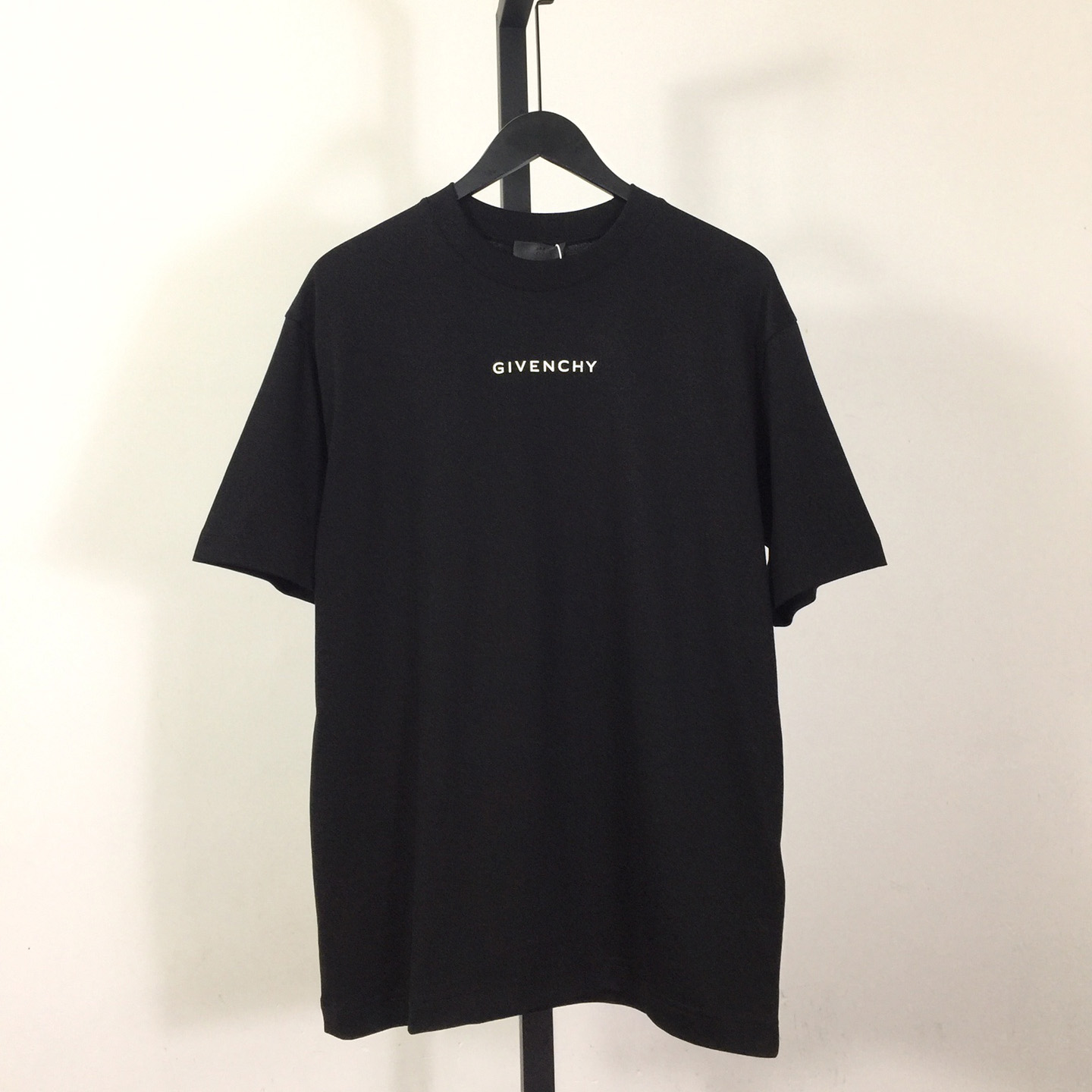 Givenchy Logo T-Shirt - everydesigner