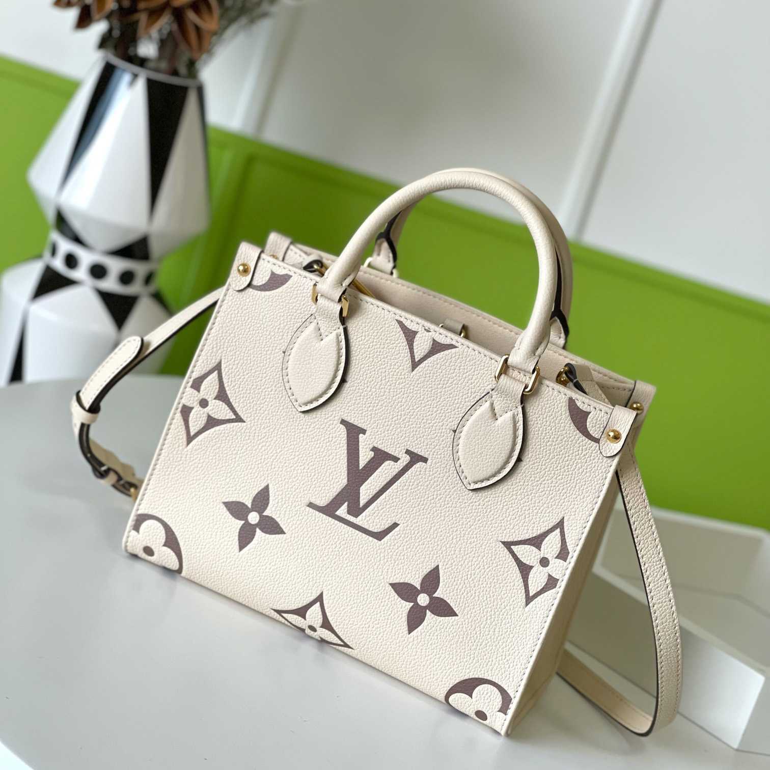 Louis Vuitton OnTheGo   M45654   25-19-11.5cm - everydesigner