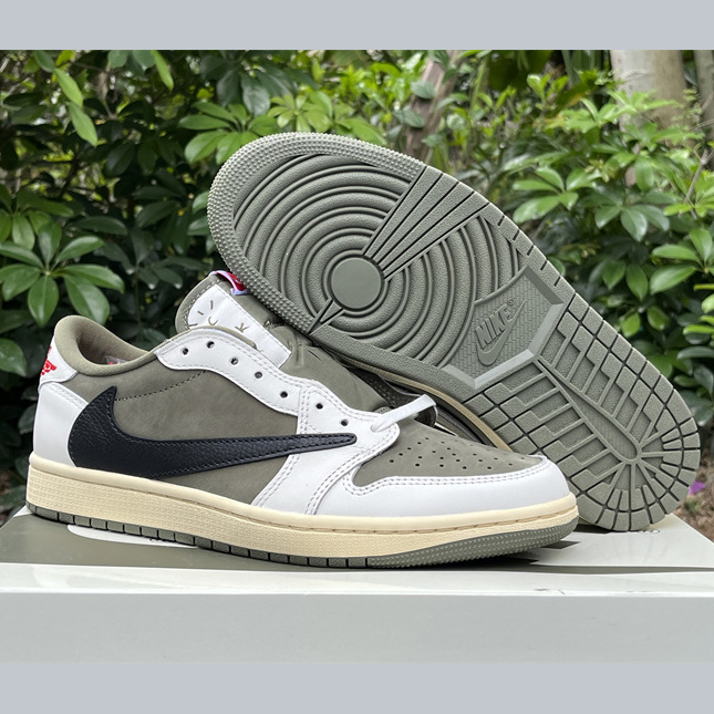 Travis Scott x Air Jordan 1 Low OG Sneaker      DM7866-200 - everydesigner