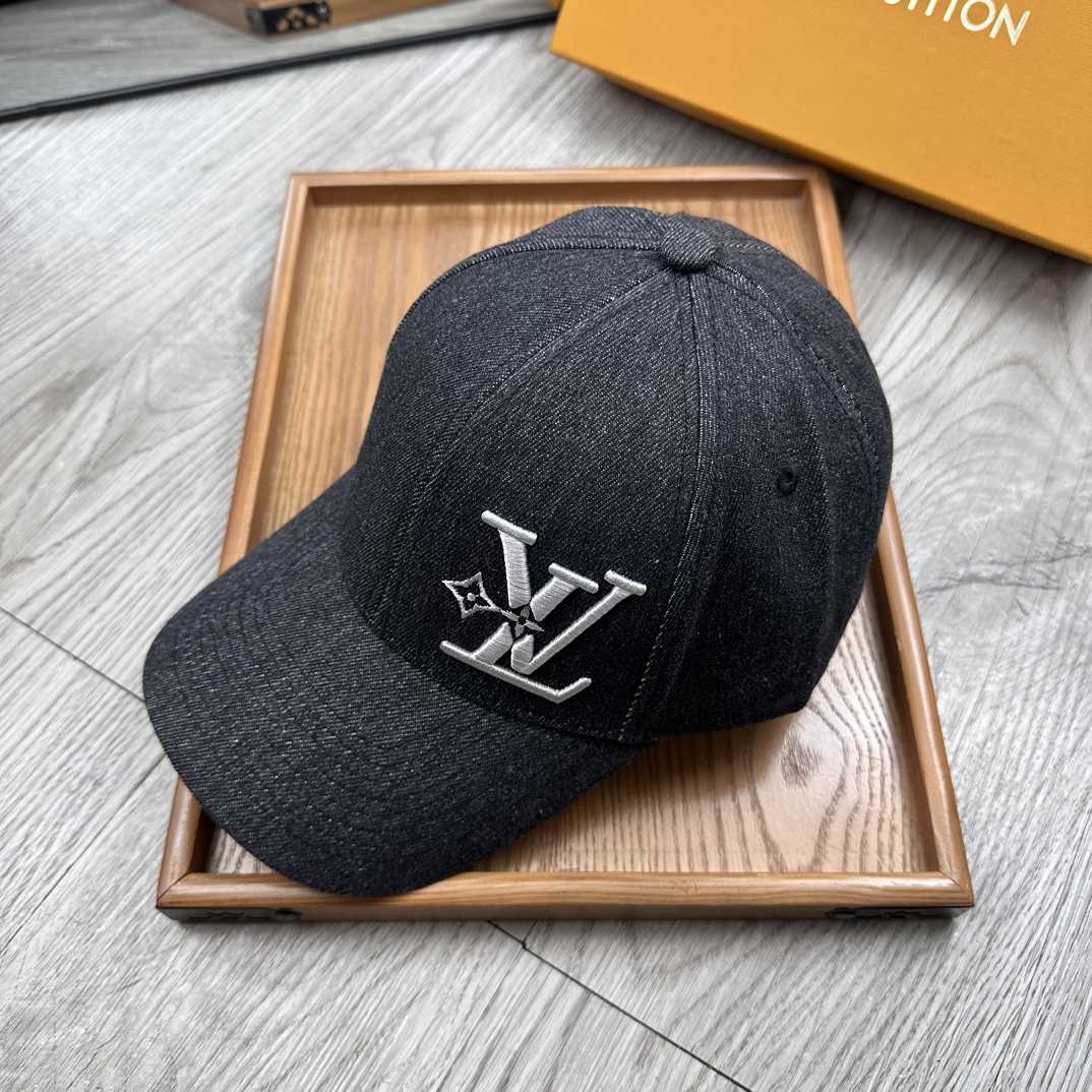 Louis Vuitton Cap - everydesigner