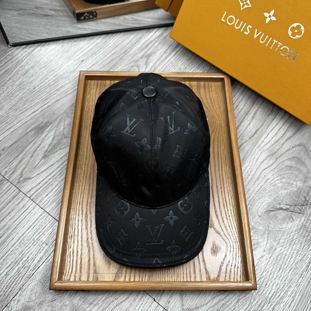 Louis Vuitton Monoragm Cap - everydesigner