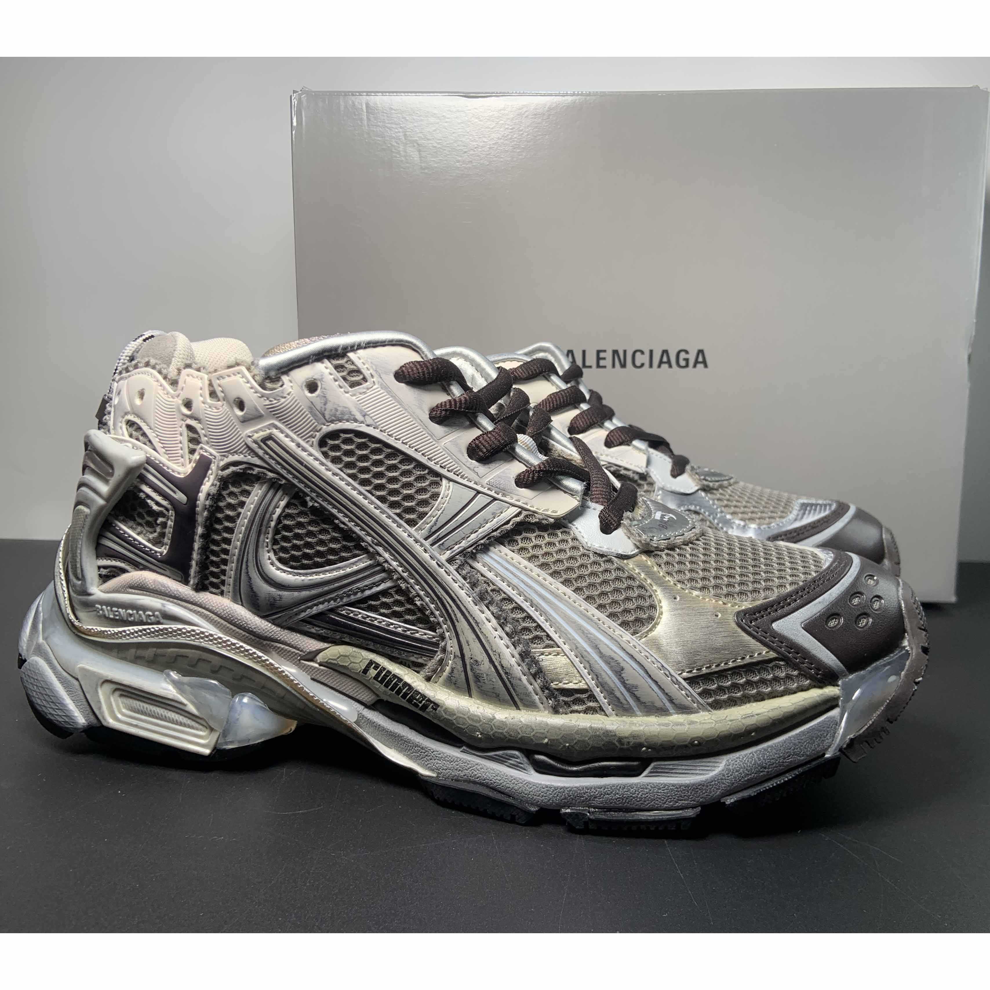 Balenciaga Runner Sneaker  - everydesigner