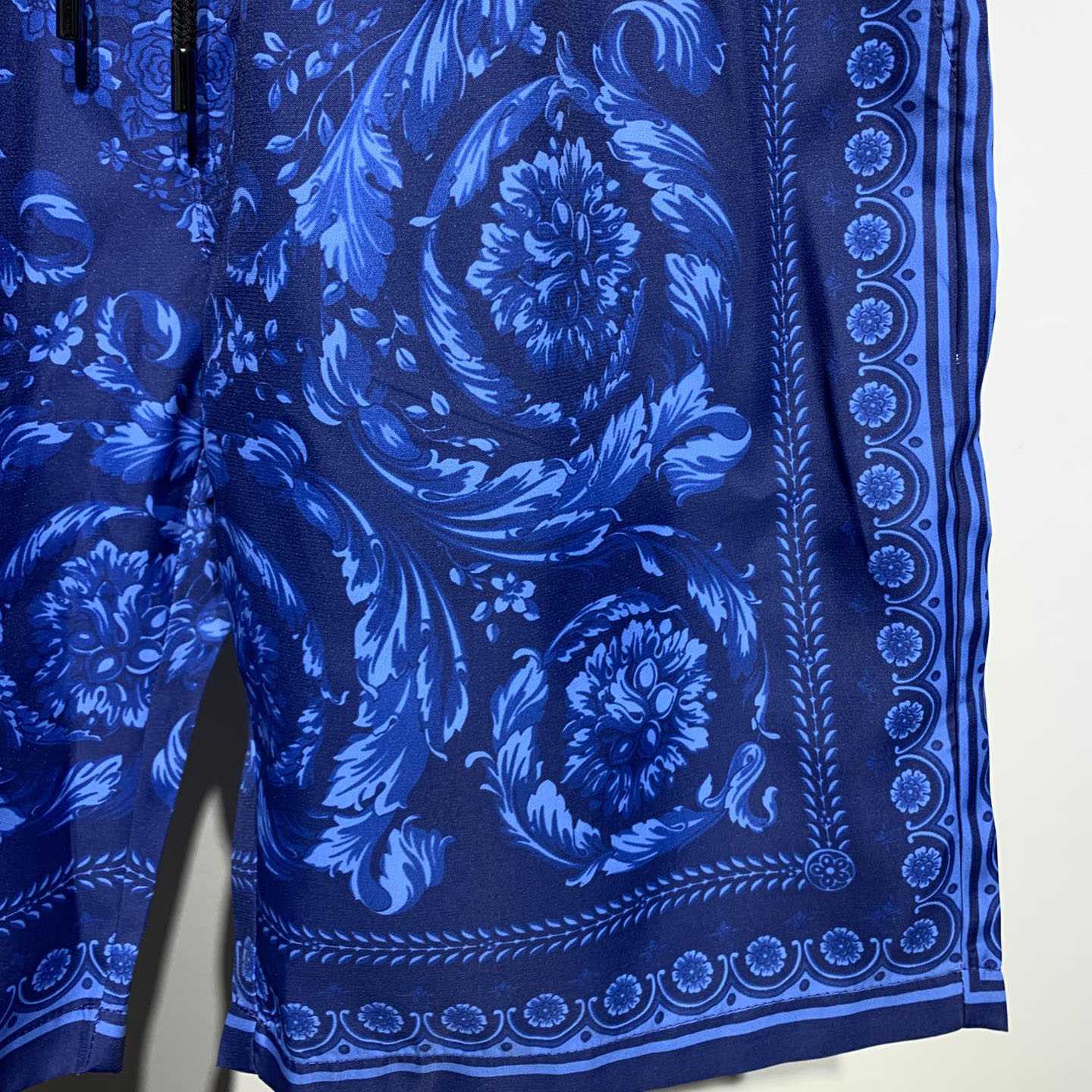 Versace Barocco Silk Shorts - everydesigner