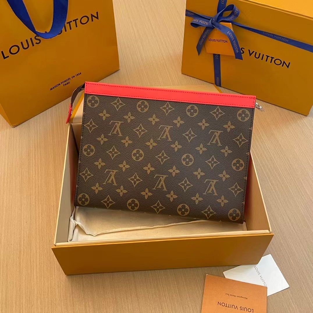 Louis Vuitton Pochette Voyage MM  M82855 - everydesigner