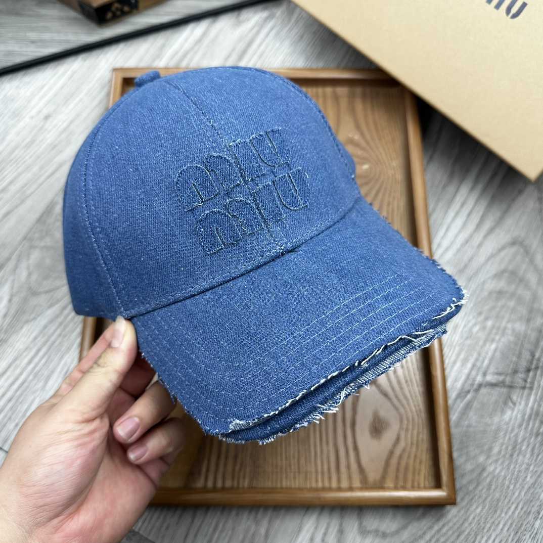 Miu Miu Baseball Cap - everydesigner