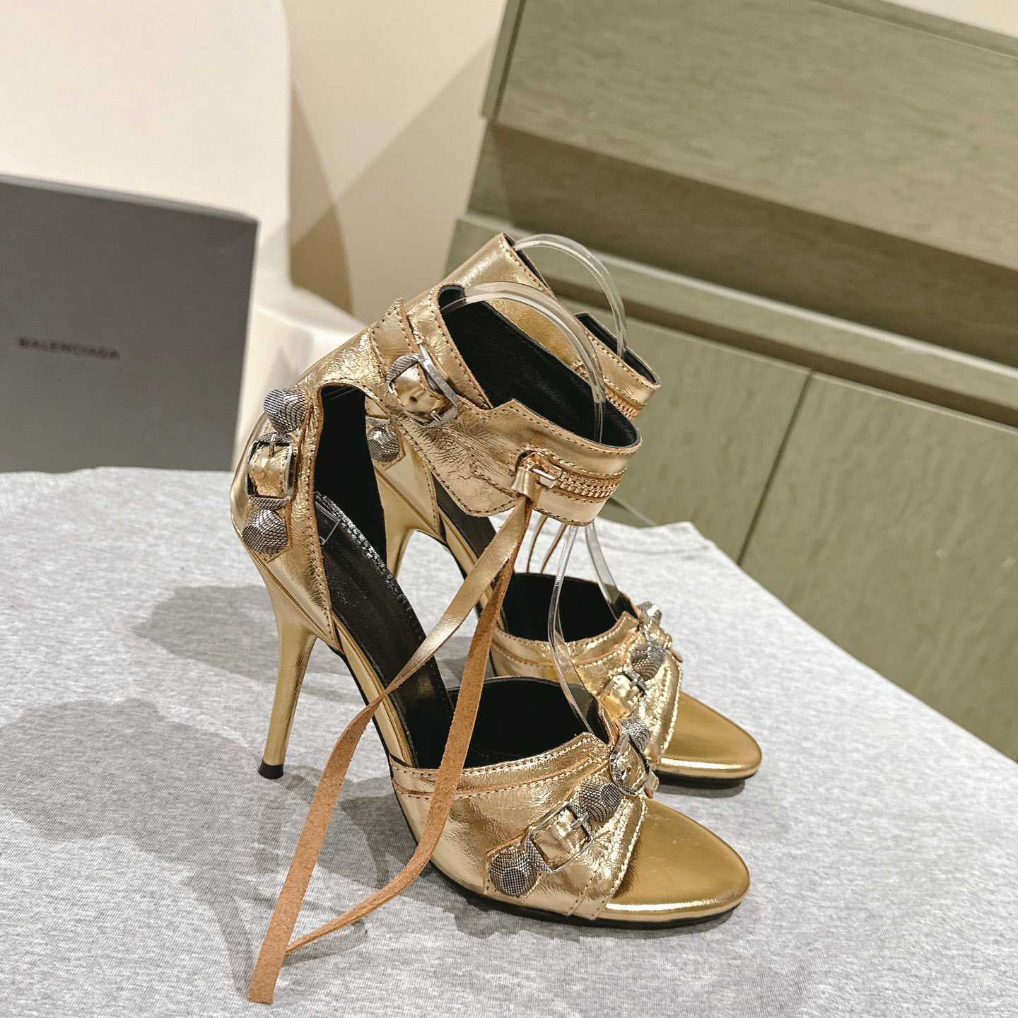 Balenciaga Cagole 110mm Metallic-finish Sandals - everydesigner