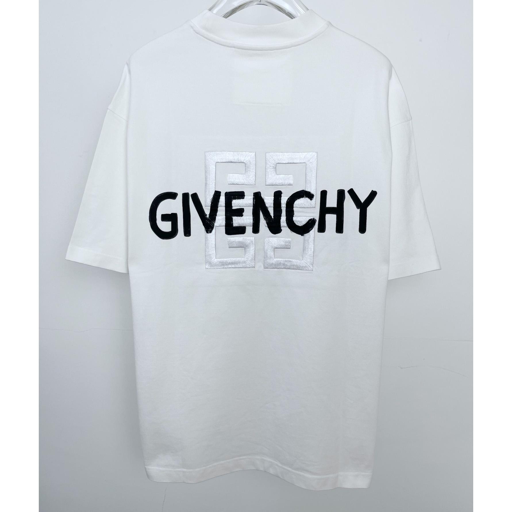 Givenchy 4G T-Shirt - everydesigner