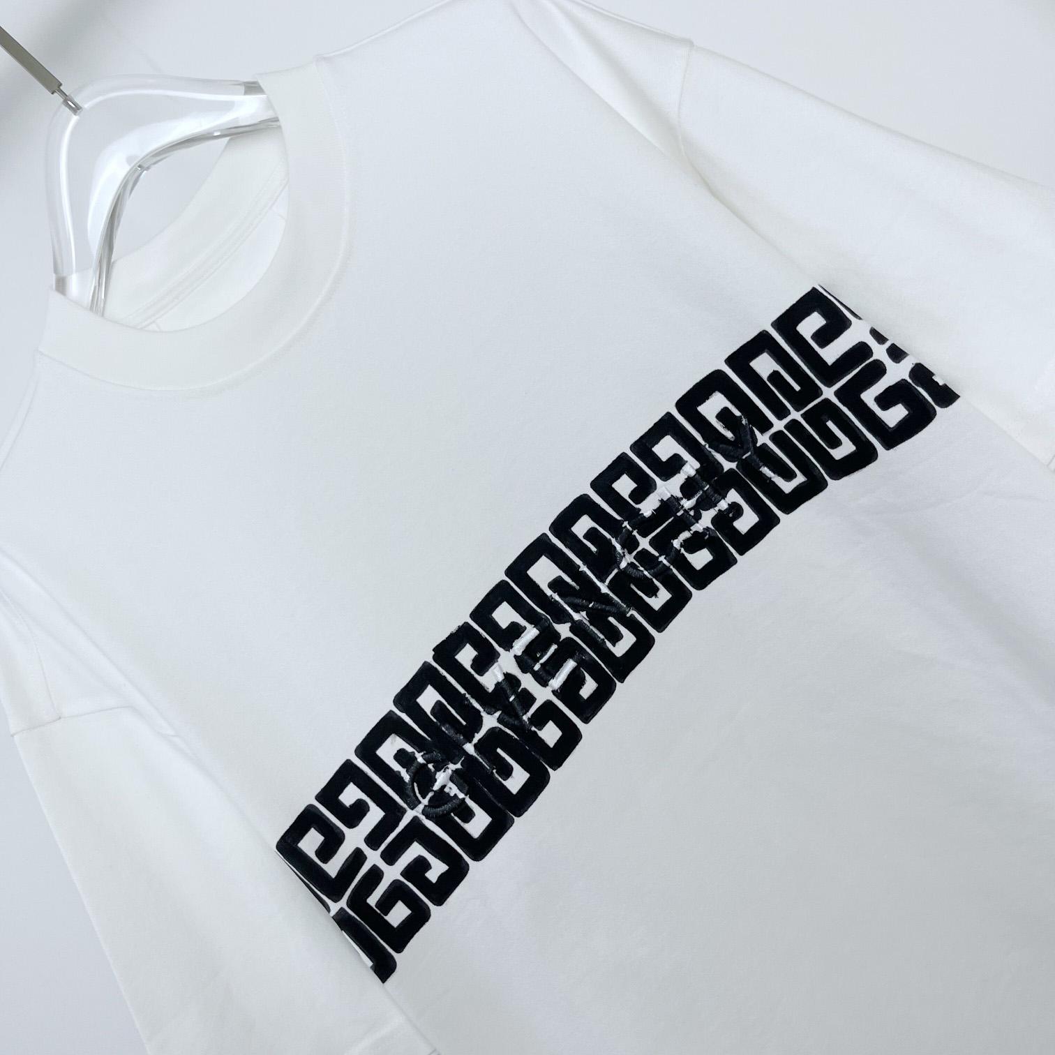 Givenchy 4G T-Shirt - everydesigner