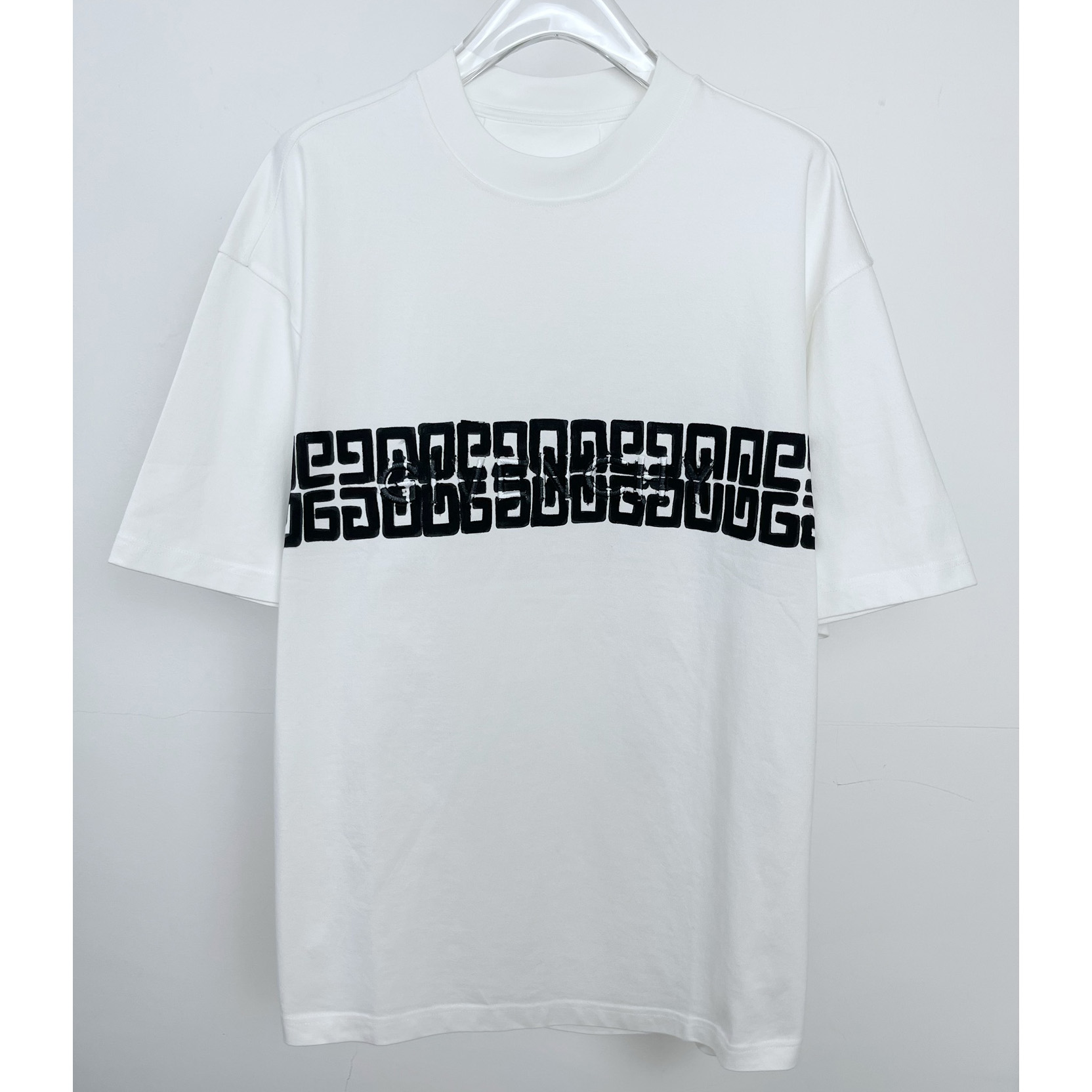 Givenchy 4G T-Shirt - everydesigner