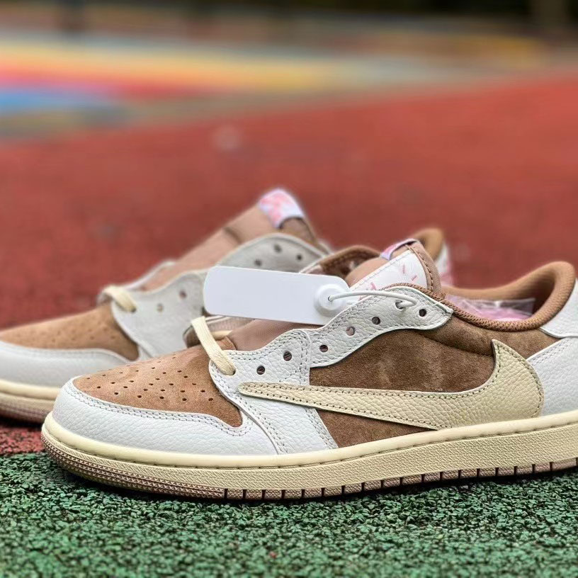 Travis Scott x Air Jordan 1 Low  Sneaker    DM7886-106 - everydesigner