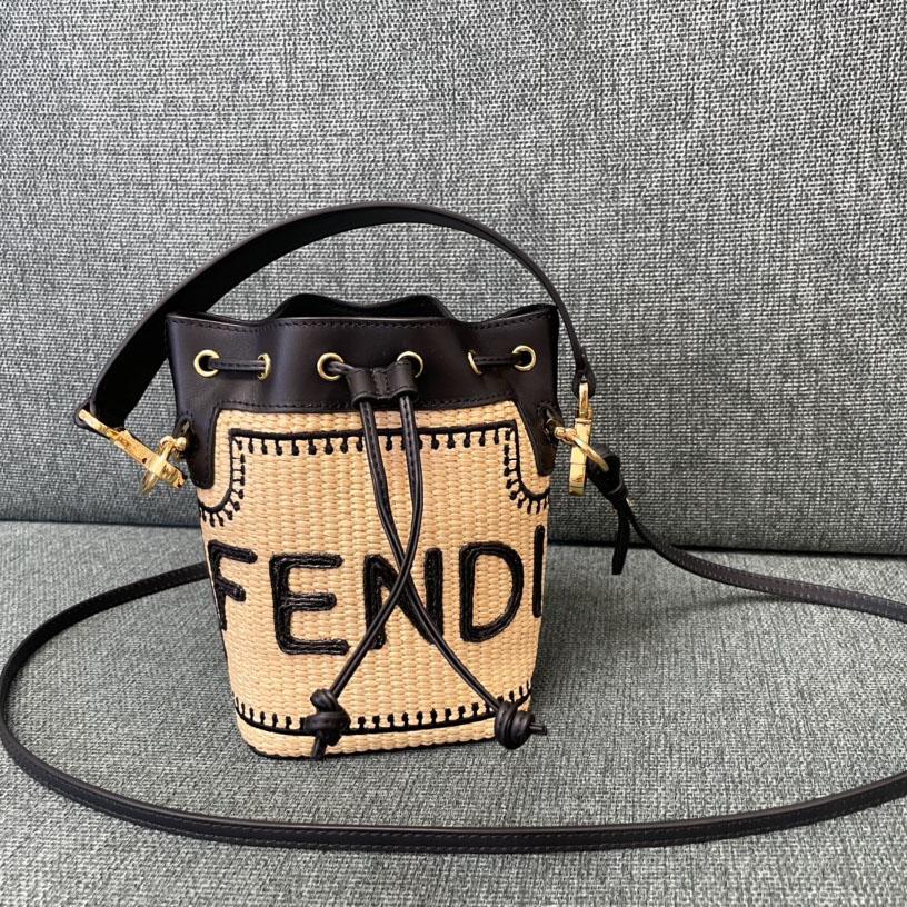 Fendi Bucket Bag (18-12-10cm) - everydesigner