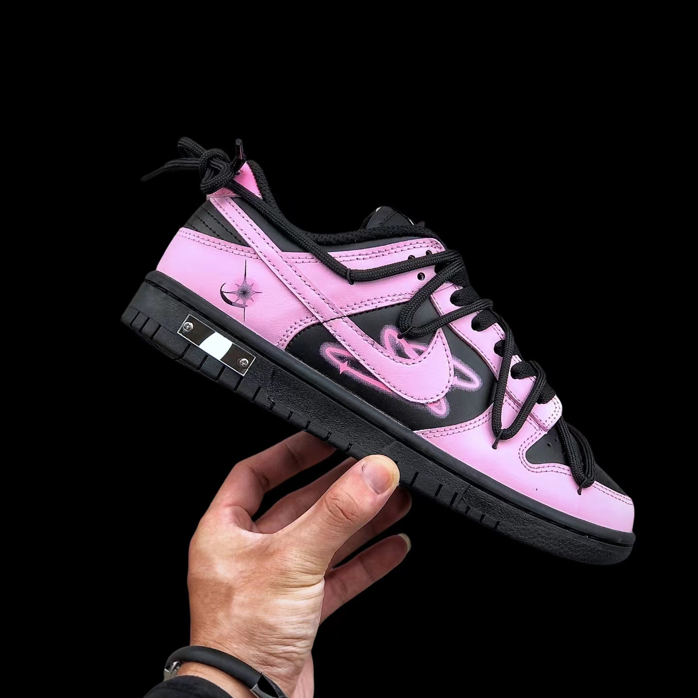 Nike SB Dunk Low Sneaker      - everydesigner