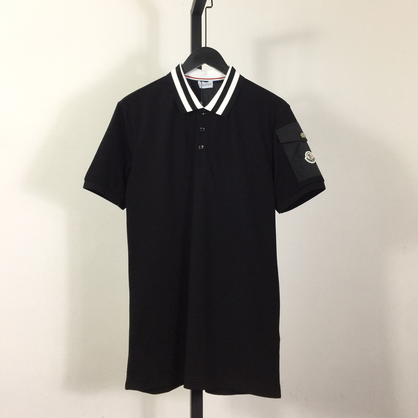 Moncler Logo Polo Shirt - everydesigner