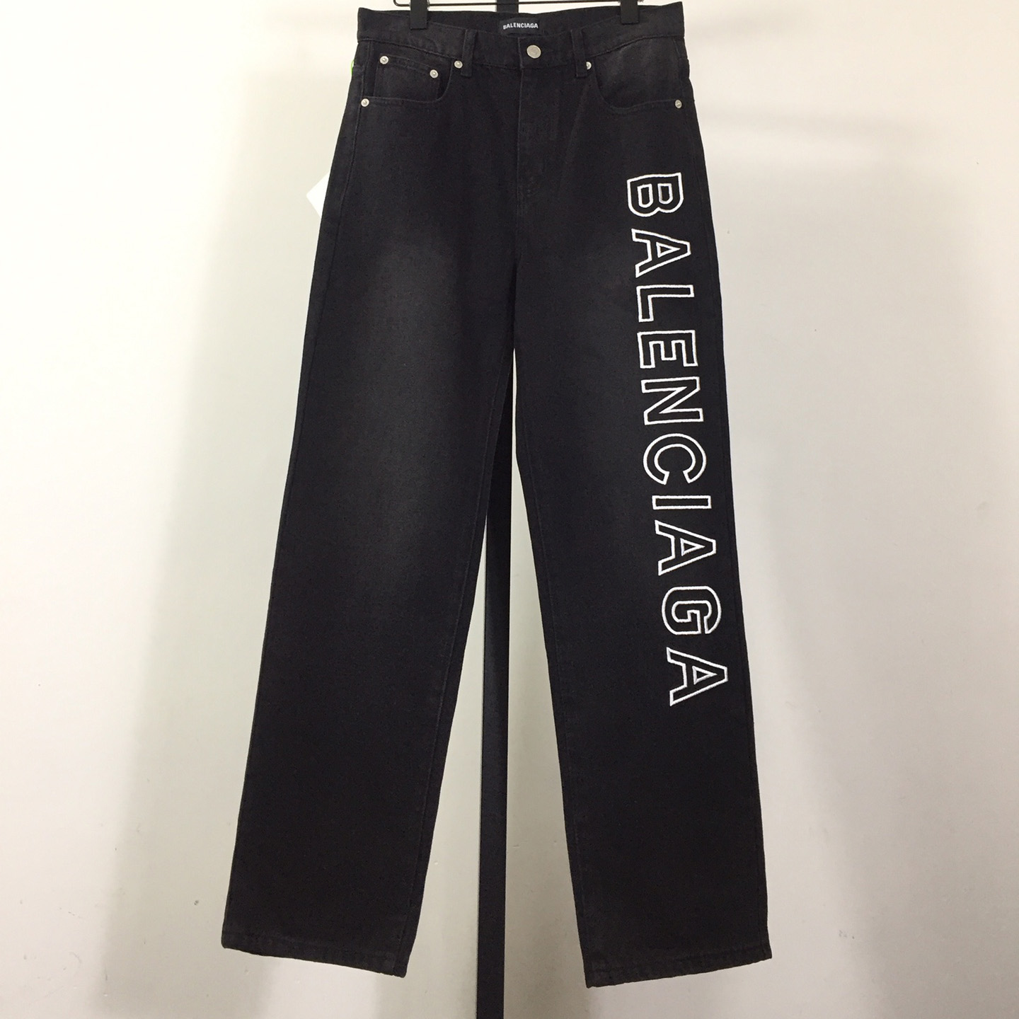 Balenciaga Outline Baggy Pants In Black - everydesigner