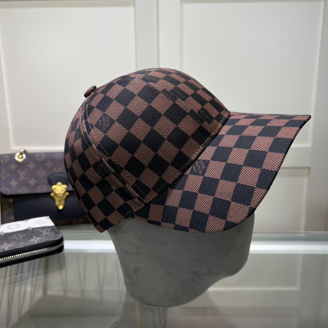 Louis Vuitton Cap - everydesigner