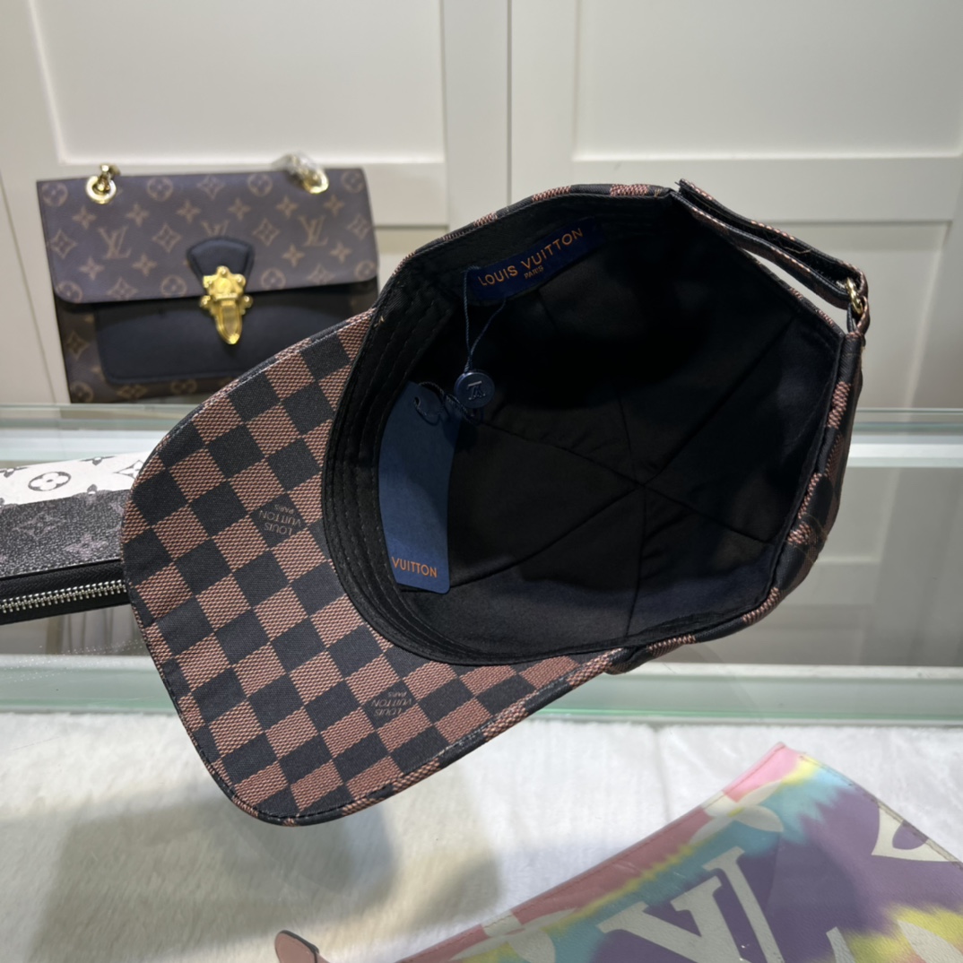 Louis Vuitton Cap - everydesigner