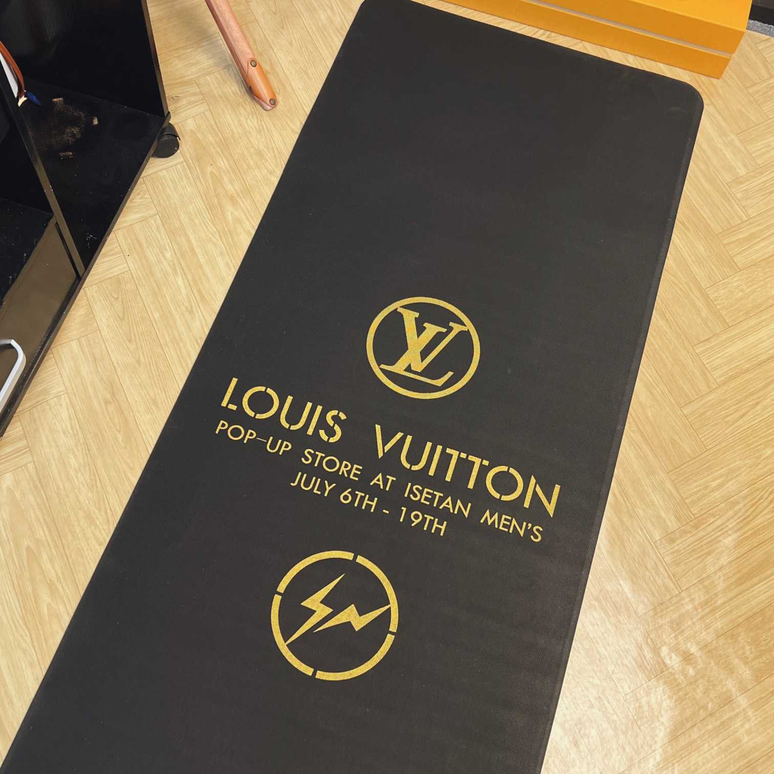 Louis Vuitton Exercise Mat  GI0920 - everydesigner