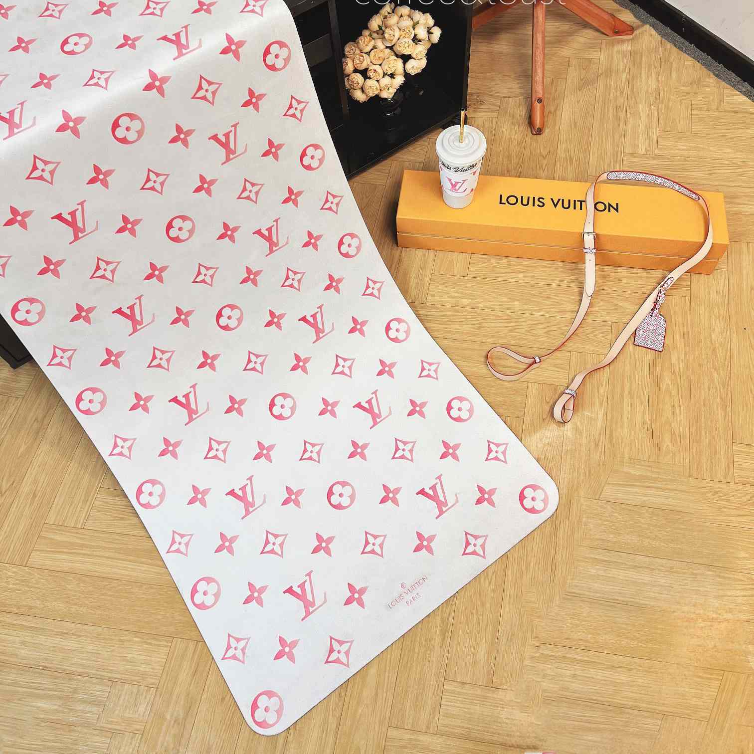 Louis Vuitton Exercise Mat  GI0920 - everydesigner