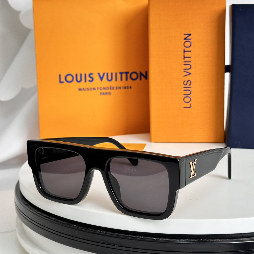 Louis Vuitton LV Clash Square Large Sunglasses   Z2125W - everydesigner