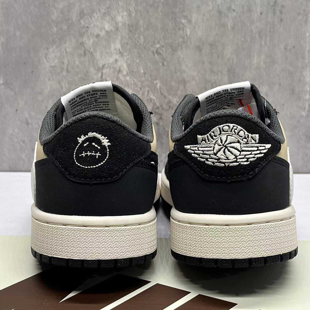 ​Travis Scott X Jordan 1 Low Sneaker   DM7866-201 - everydesigner