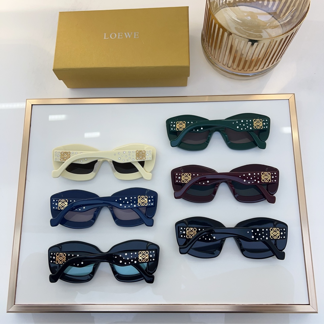 Loewe LW4114IS Sunglasses  - everydesigner