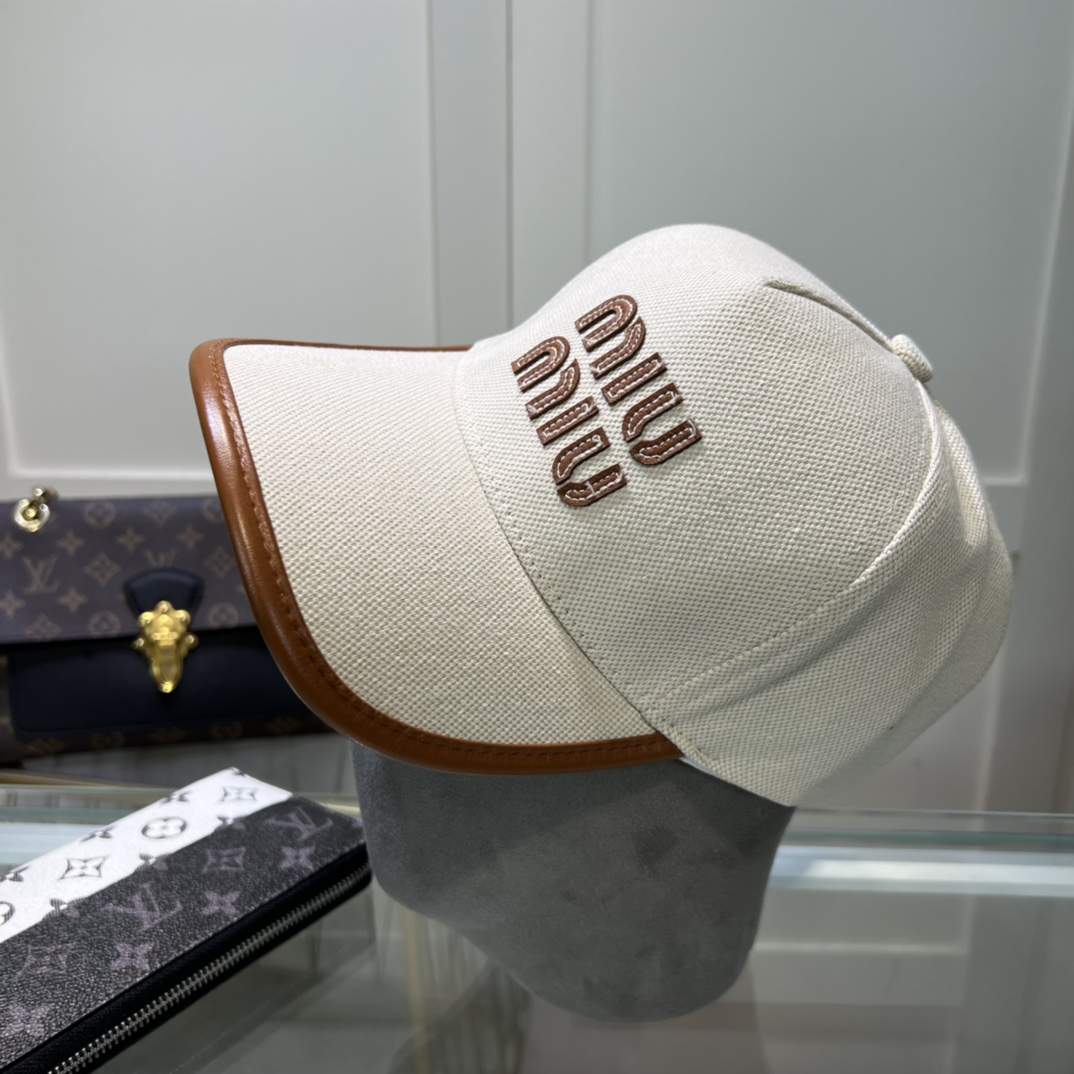 Miu Miu Baseball Cap - everydesigner