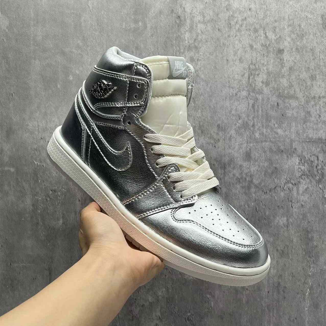 Jordan1 High OG“Chrome” Sneaker    FN7249-001 - everydesigner