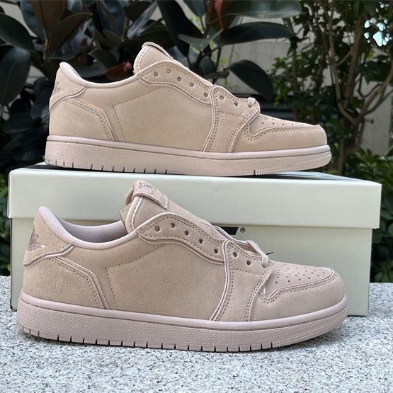 Air Jordan1Low Sneaker      AO1935-204  - everydesigner