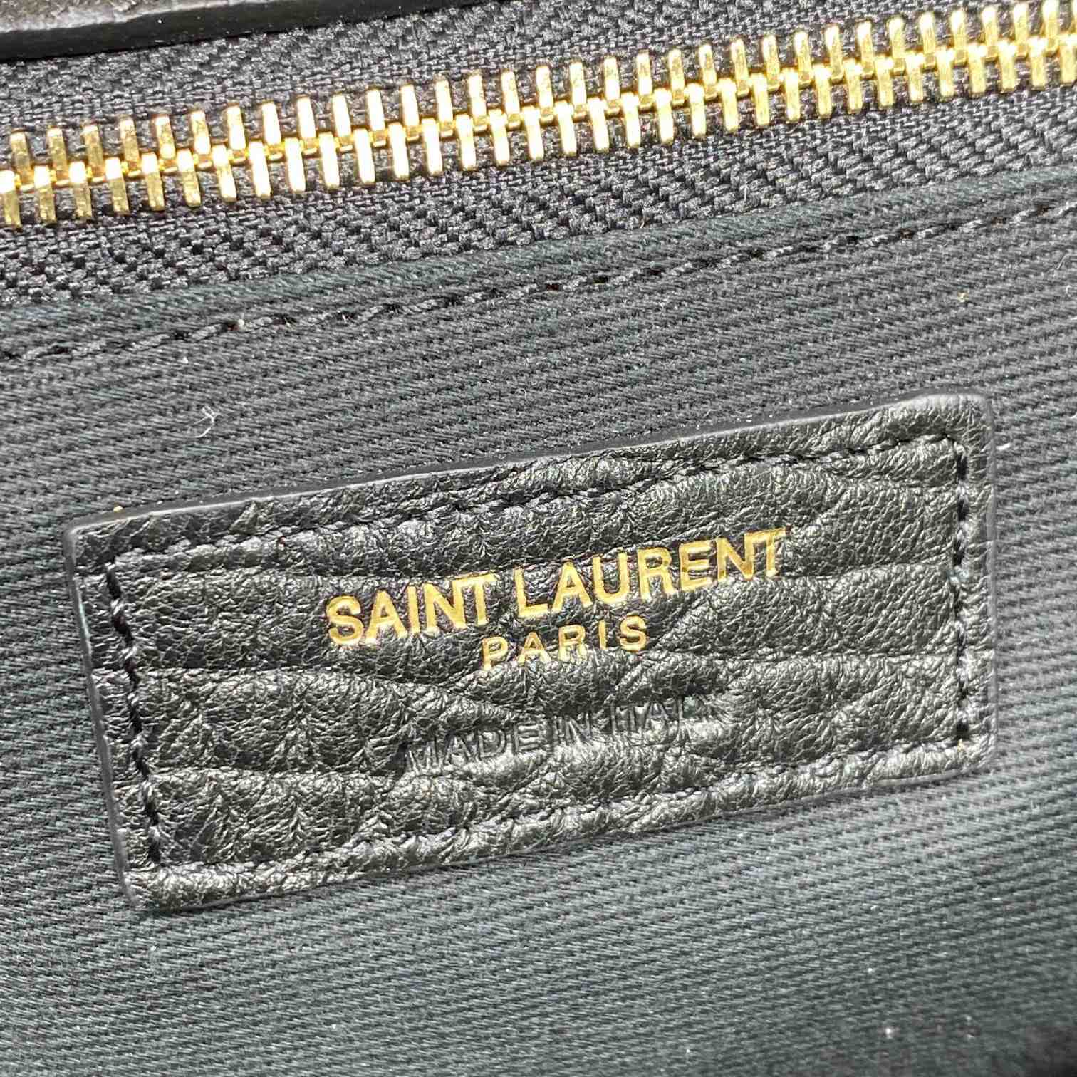 Saint Laurent Calypso Large In Grained Lambskin - everydesigner