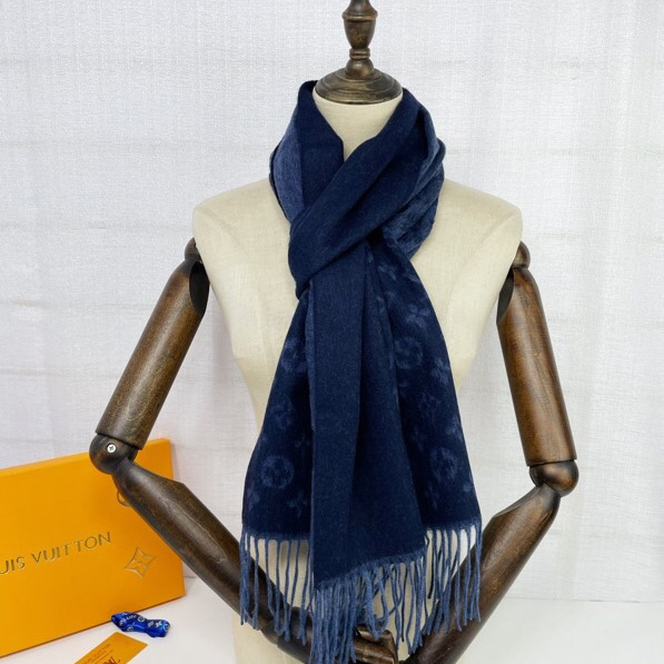 Louis Vuitton LV Essential Scarf - everydesigner