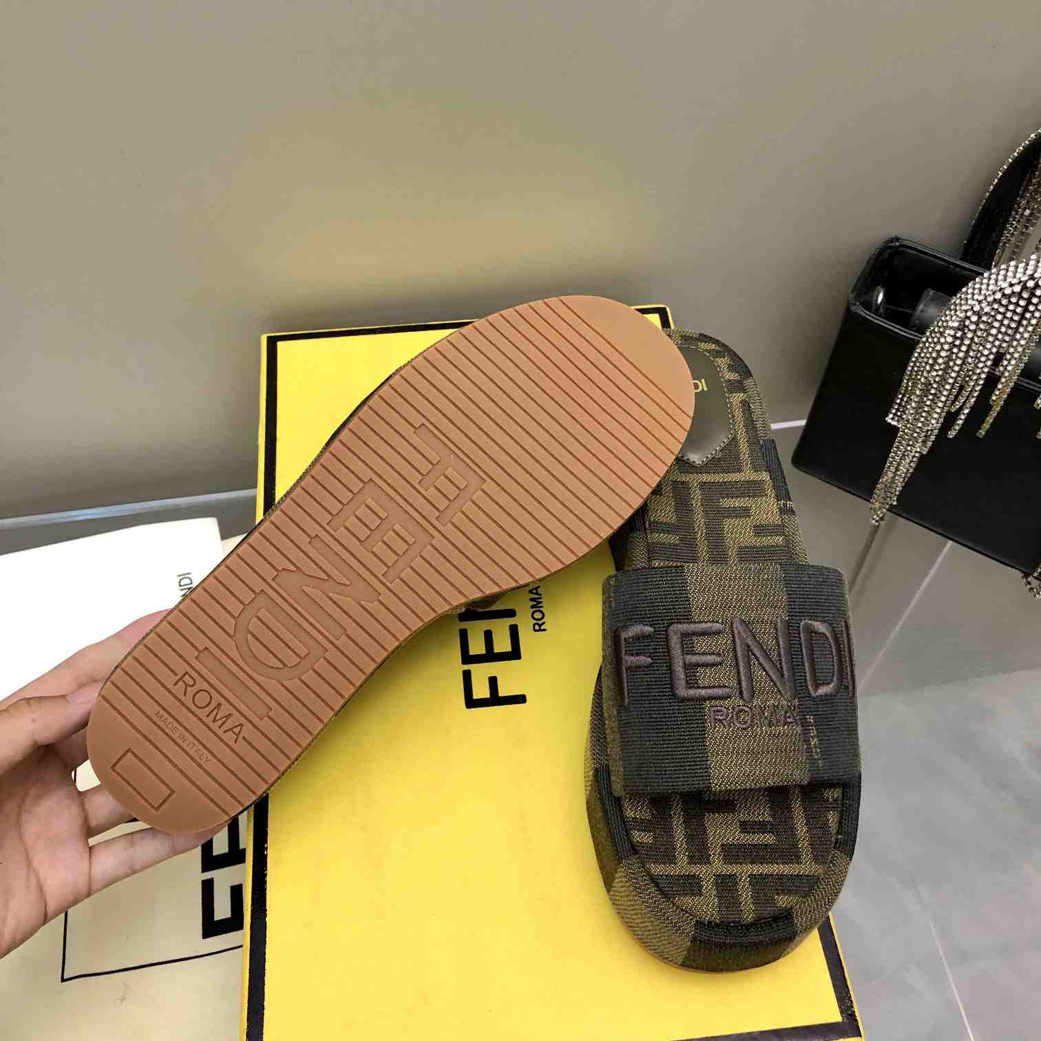 Fendi Sunshine Brown Fabric Flatform Slides - everydesigner