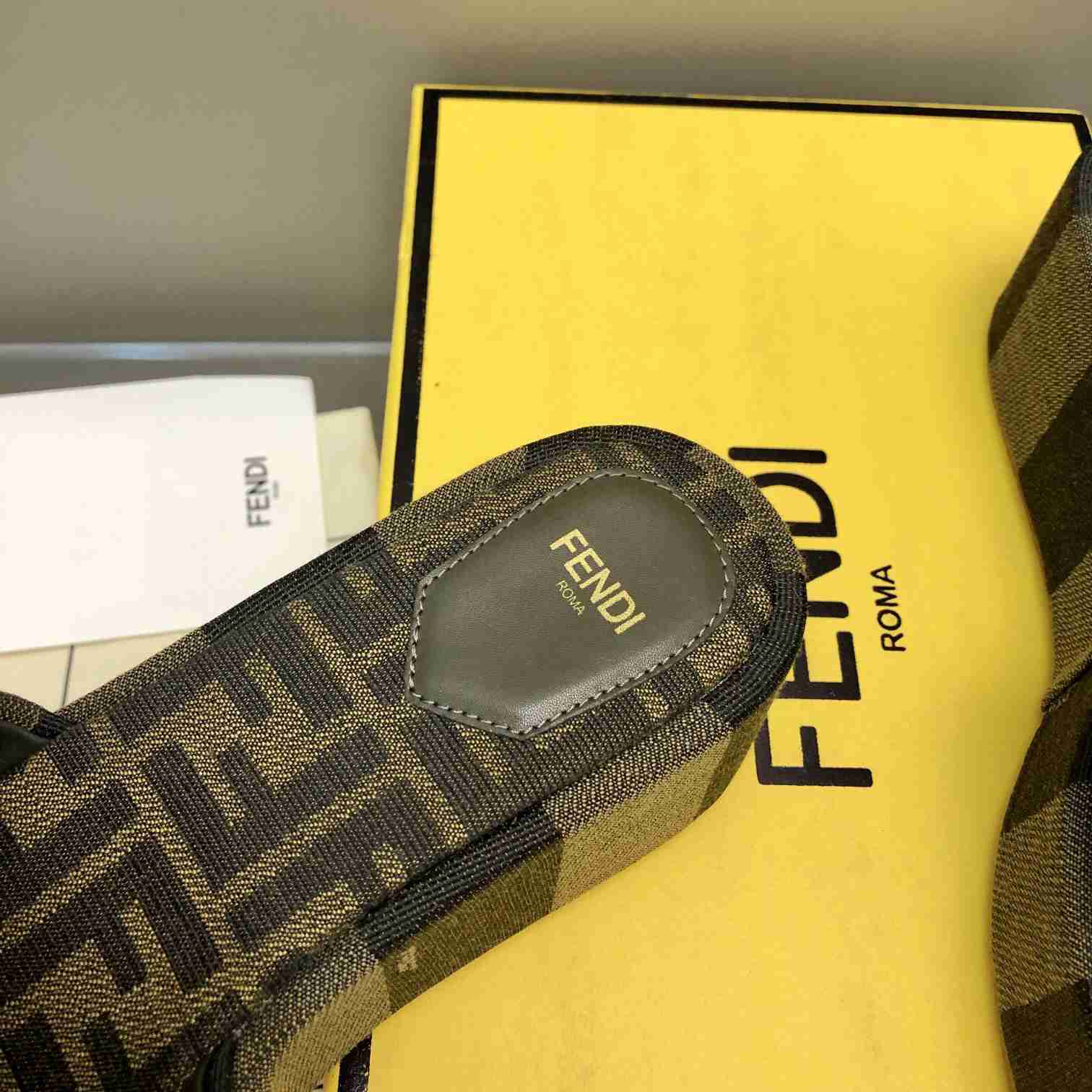 Fendi Sunshine Brown Fabric Flatform Slides - everydesigner