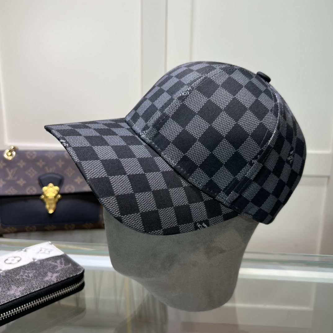 Louis Vuitton Cap - everydesigner