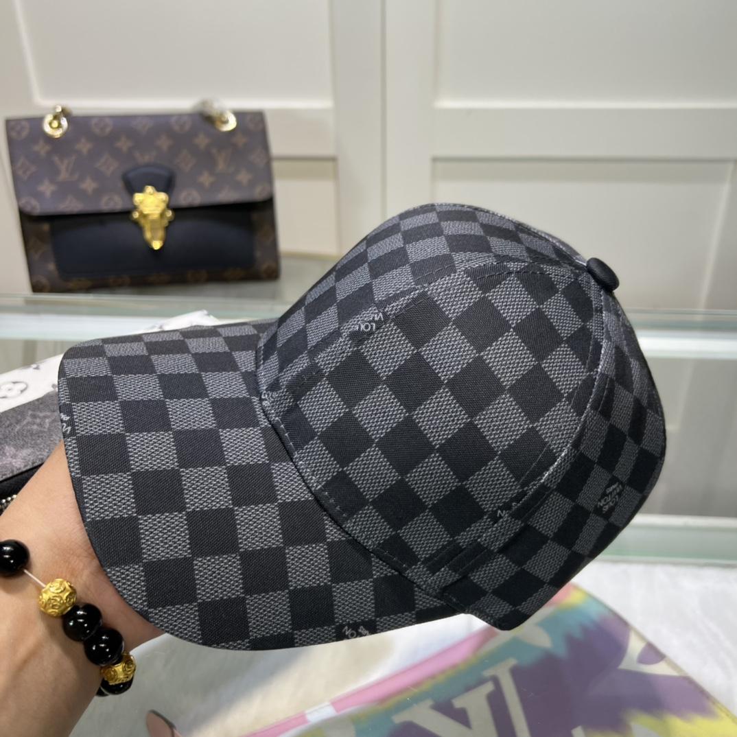 Louis Vuitton Cap - everydesigner