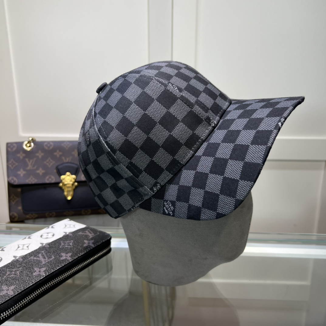 Louis Vuitton Cap - everydesigner