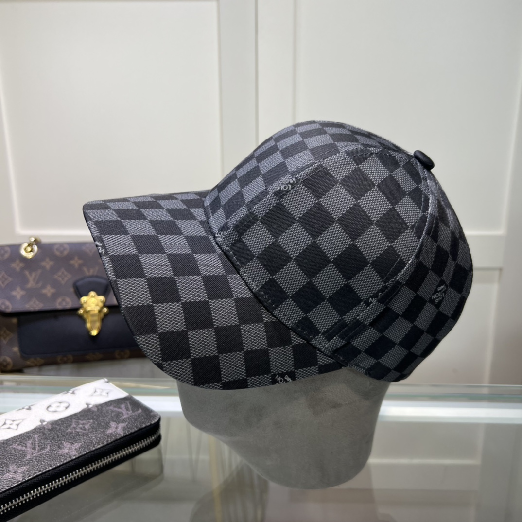 Louis Vuitton Cap - everydesigner