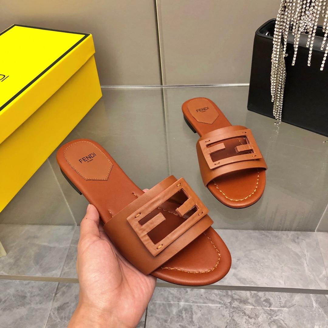 Fendi Baguette Brown Leather Slides - everydesigner