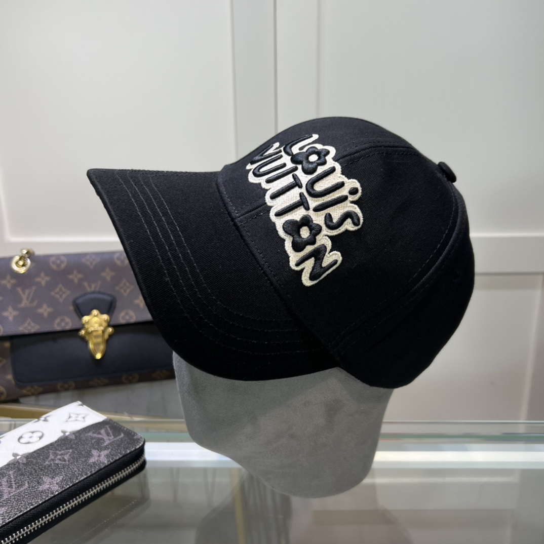 Louis Vuitton Cap - everydesigner