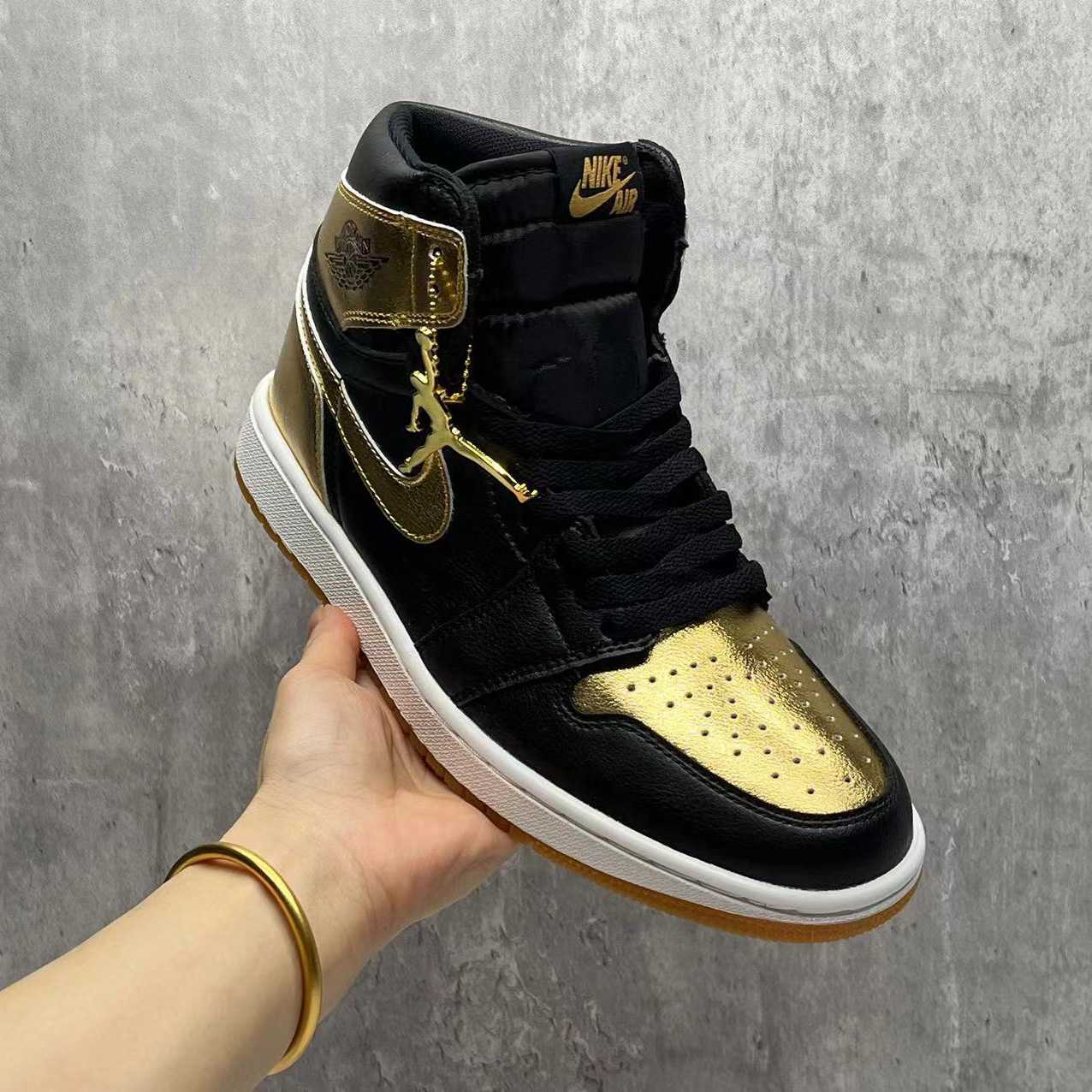 Jordan 1 High OG “Metallic Gold” Sneaker   DZ5485-071 - everydesigner