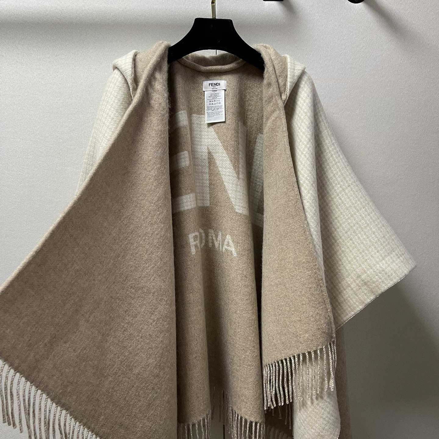 Fendi Poncho  140*160cm - everydesigner