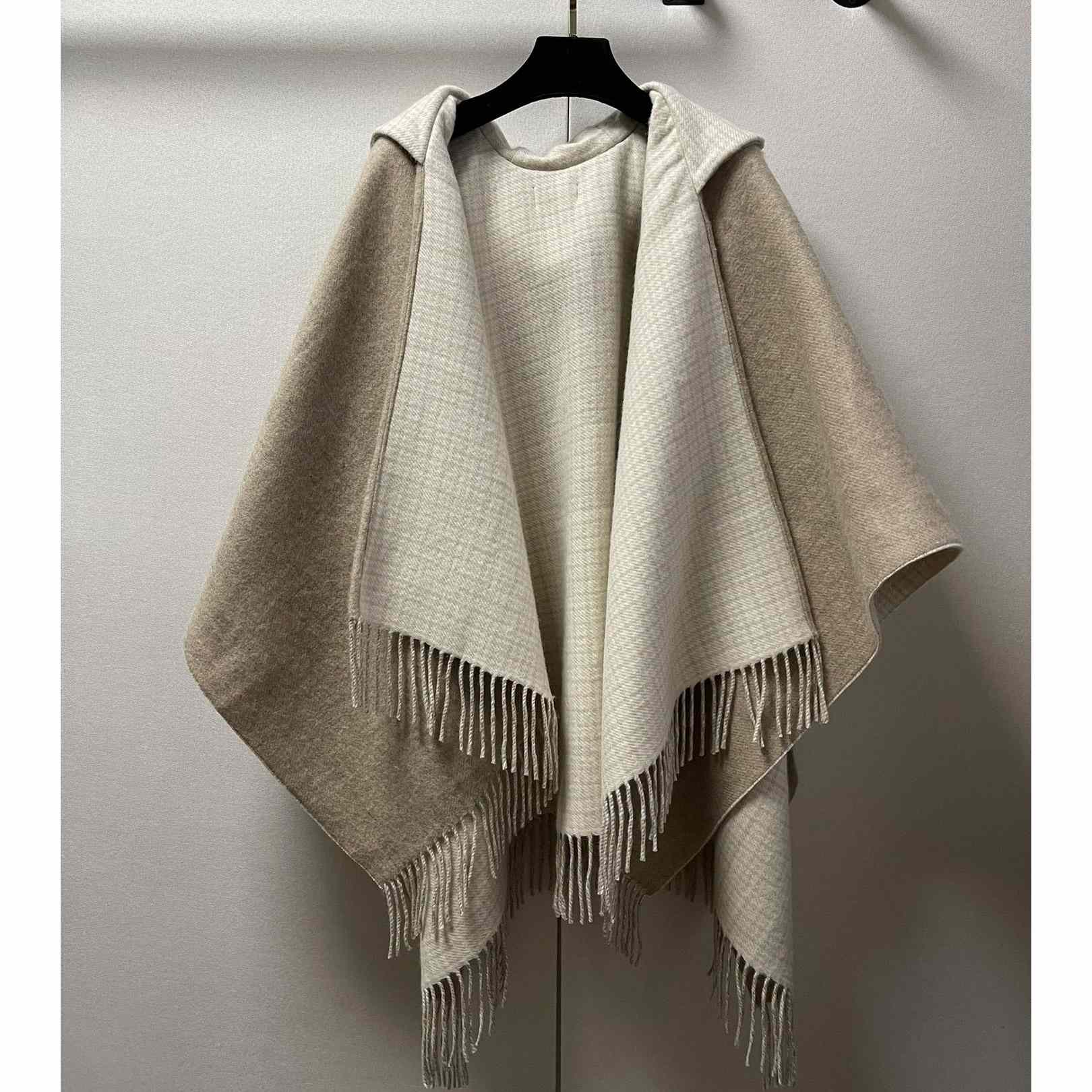 Fendi Poncho  140*160cm - everydesigner