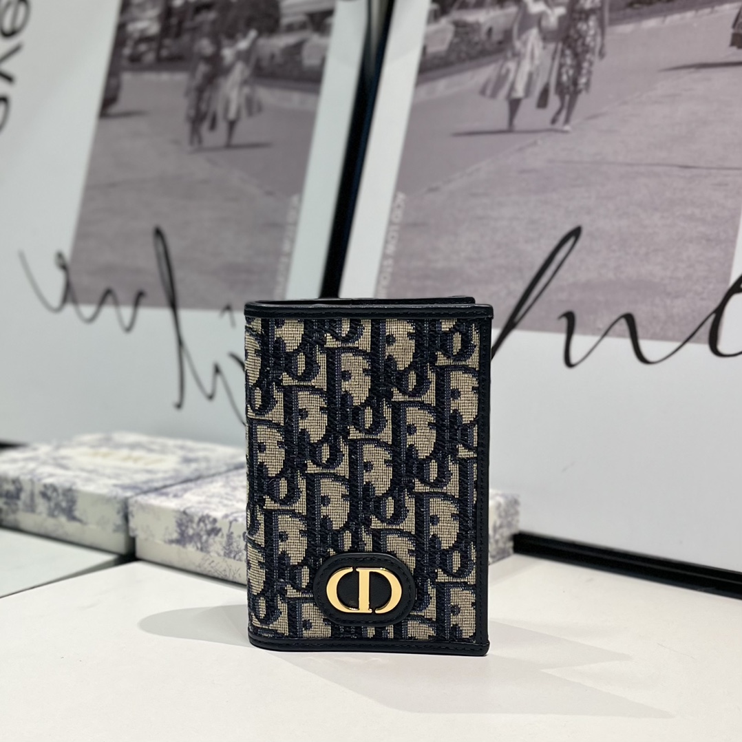 Dior 30 Montaigne Passport Holder - everydesigner