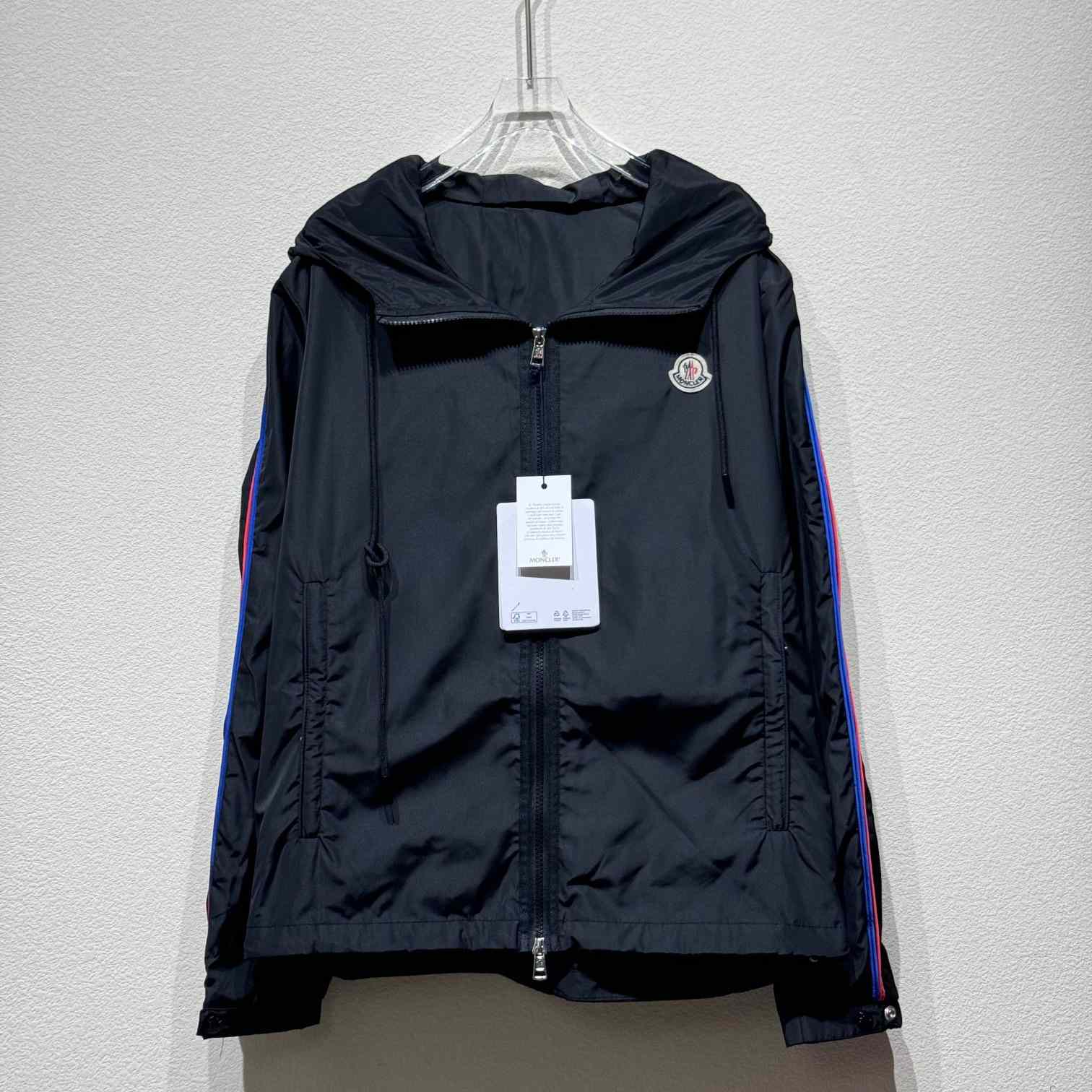 Moncler Hattab Logo-Patch Hooded Rain Jacket - everydesigner