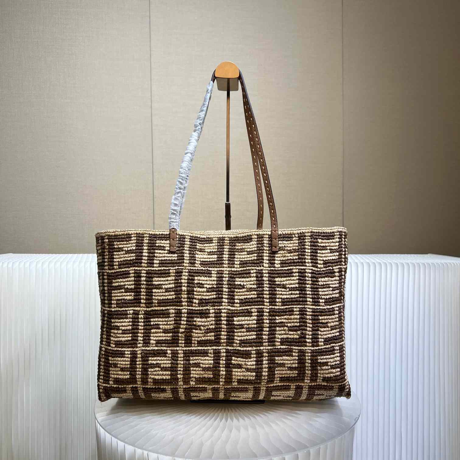 Fendi Roll Brown FF Raffia Crochet Shopper (35-32-19.5cm) - everydesigner