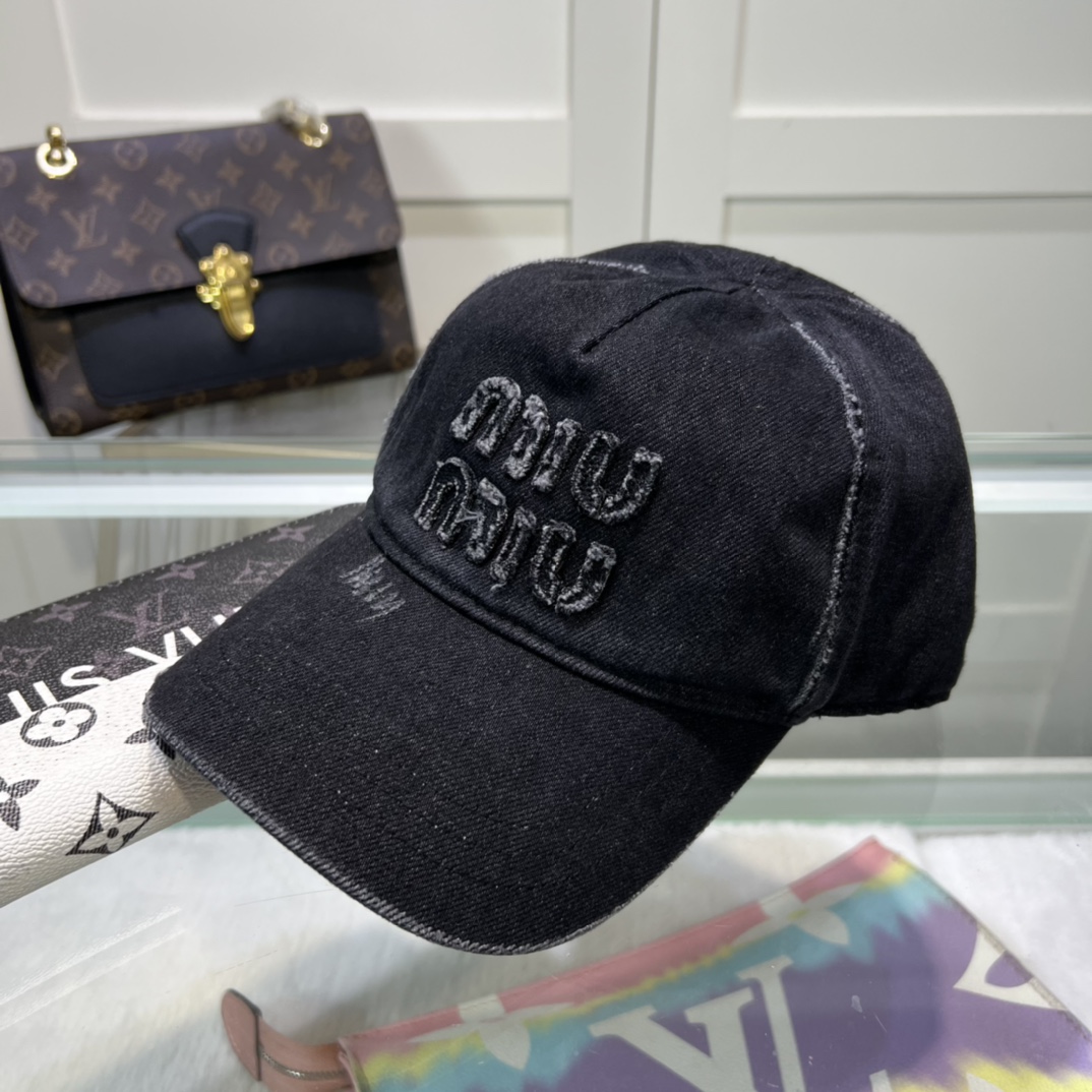 Miu Miu Baseball Cap - everydesigner