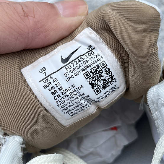 Nike V2K Sneaker    HJ7245-100 - everydesigner