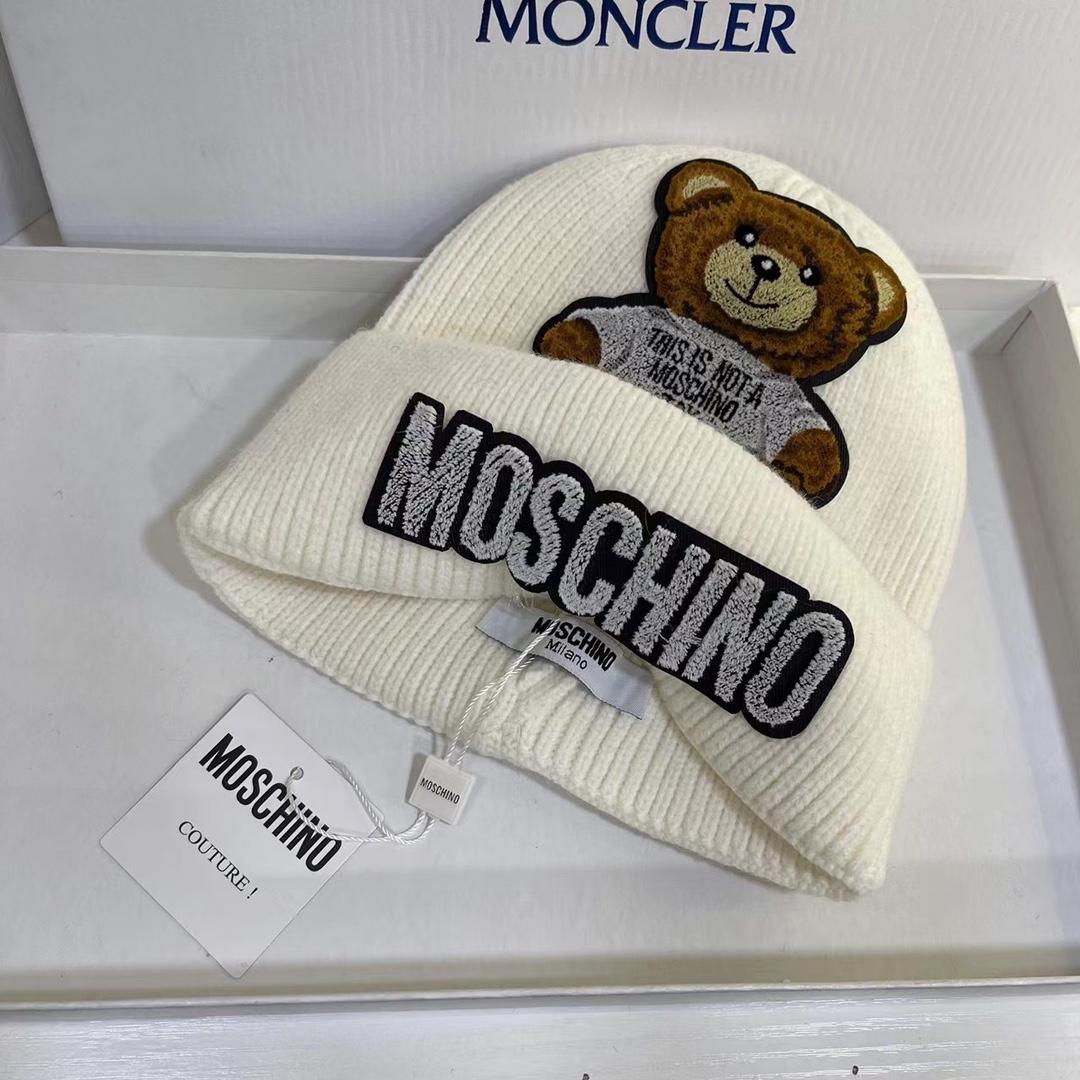 Moschino Beanie  - everydesigner