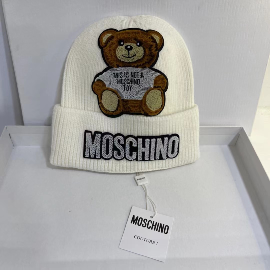 Moschino Beanie  - everydesigner