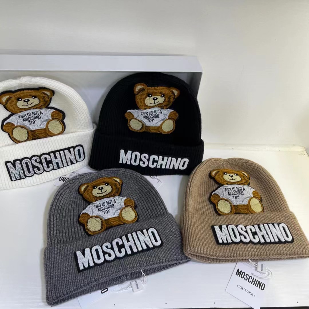 Moschino Beanie  - everydesigner