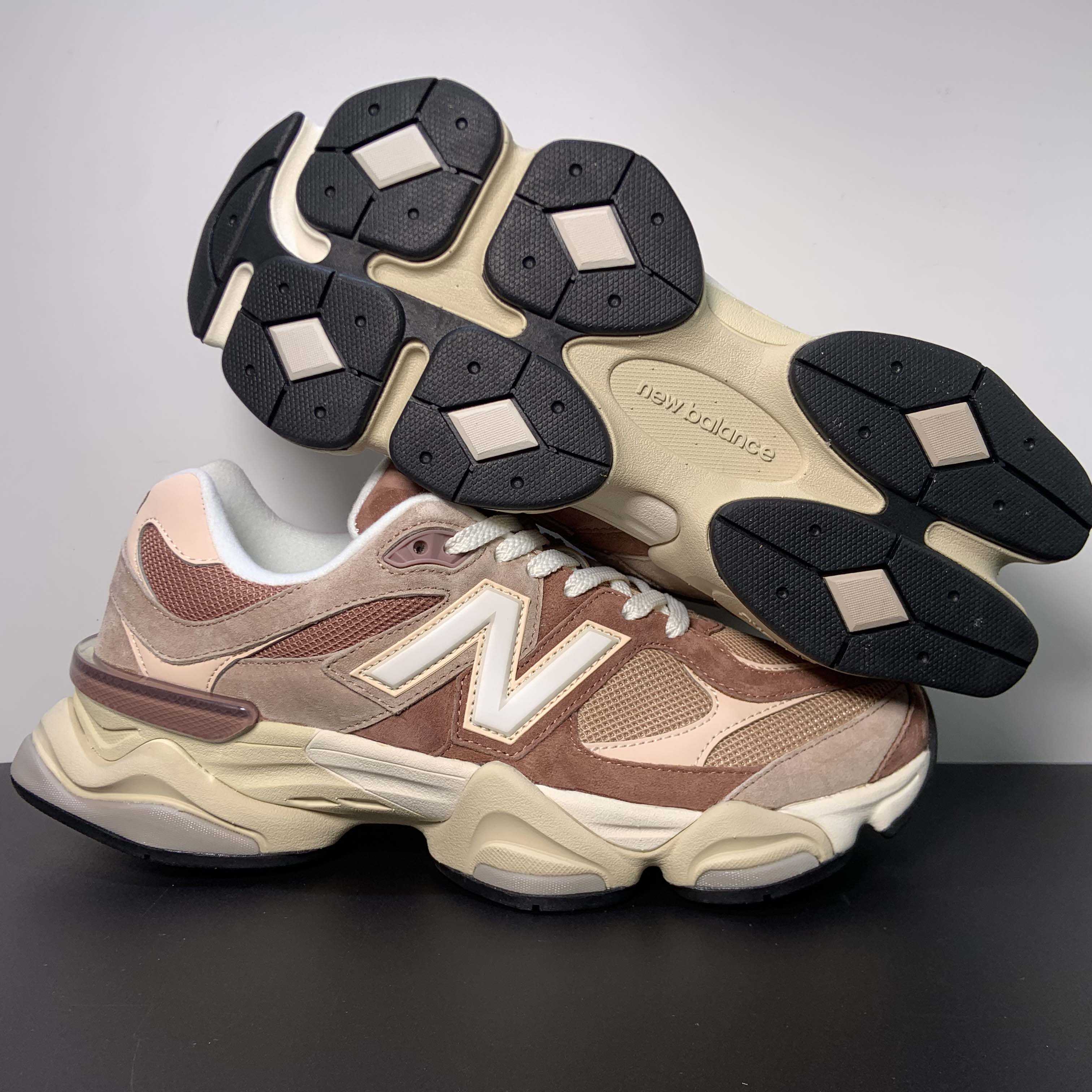 New Balance U9060EEH Sneakers      U9060EEH - everydesigner